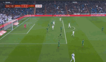 记者：切尔西在努力引进罗克，曼联也在关注他的情况